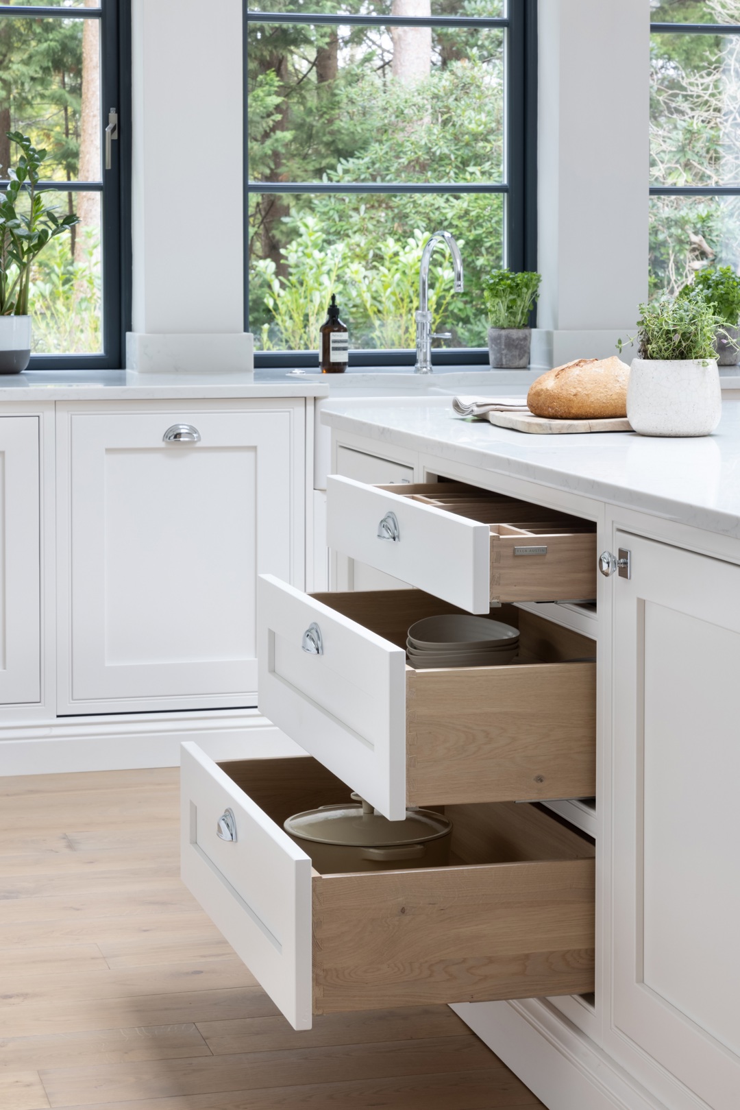 Classic White Shaker Kitchen in Harrow Classic White Shaker Kitchen in Harrow